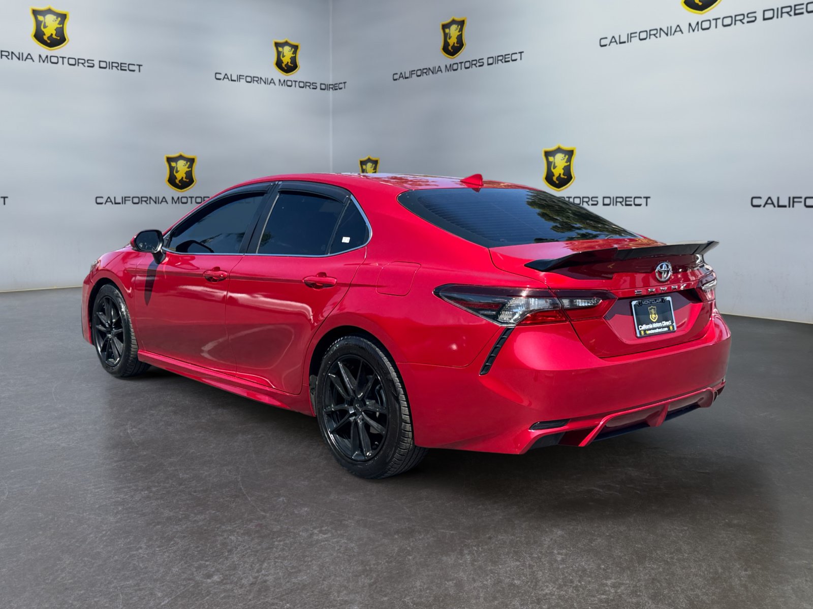 Used 2021 Toyota Camry SE w/ Cold Weather Package AWD/4WD image 3