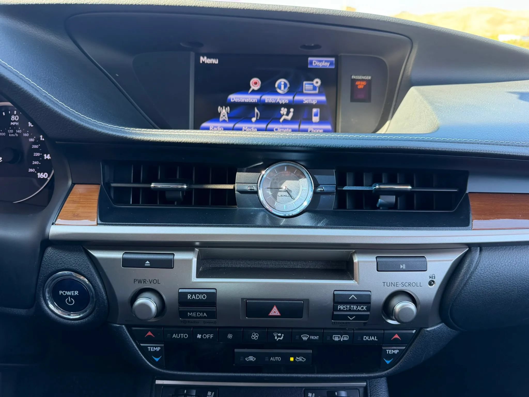 Used 2014 Lexus ES 300h w/ Premium Package w/Bamboo Trim FWD image 13