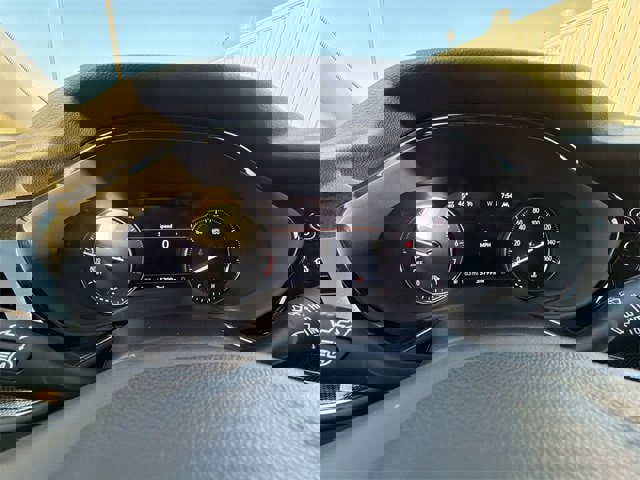 Used 2023 Buick Envision Essence image 42