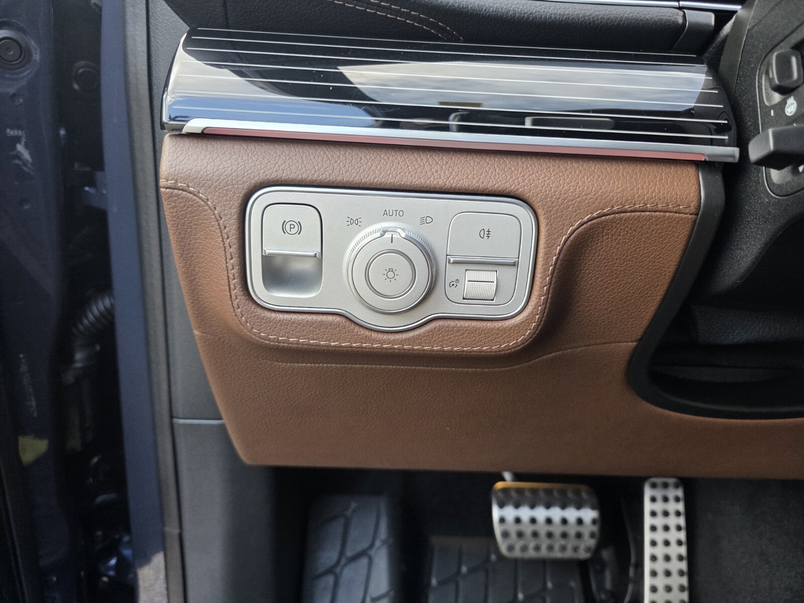 Used 2024 Mercedes-Benz GLS 450 4MATIC image 26