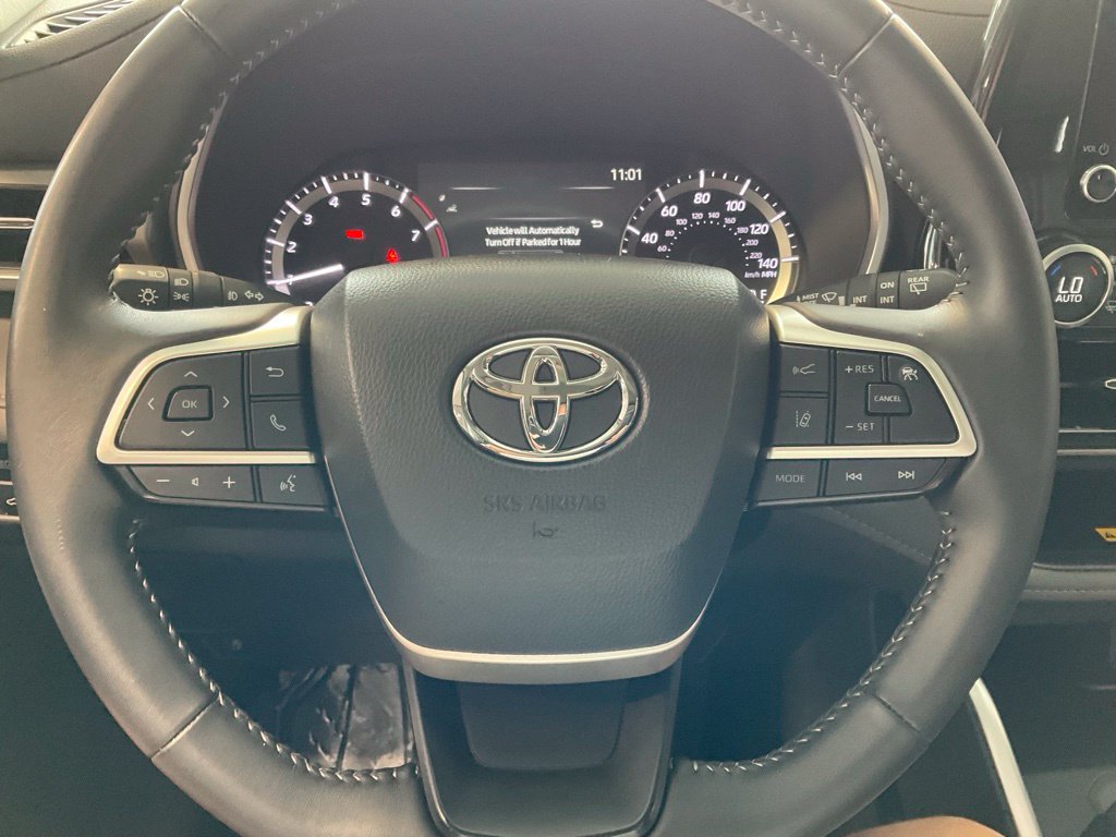 Certified 2025 Toyota Highlander XLE AWD/4WD image 11