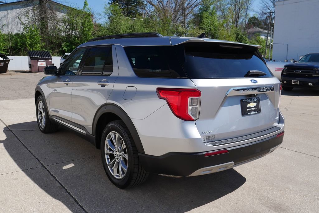 Used 2021 Ford Explorer XLT w/ Equipment Group 202A AWD/4WD image 5