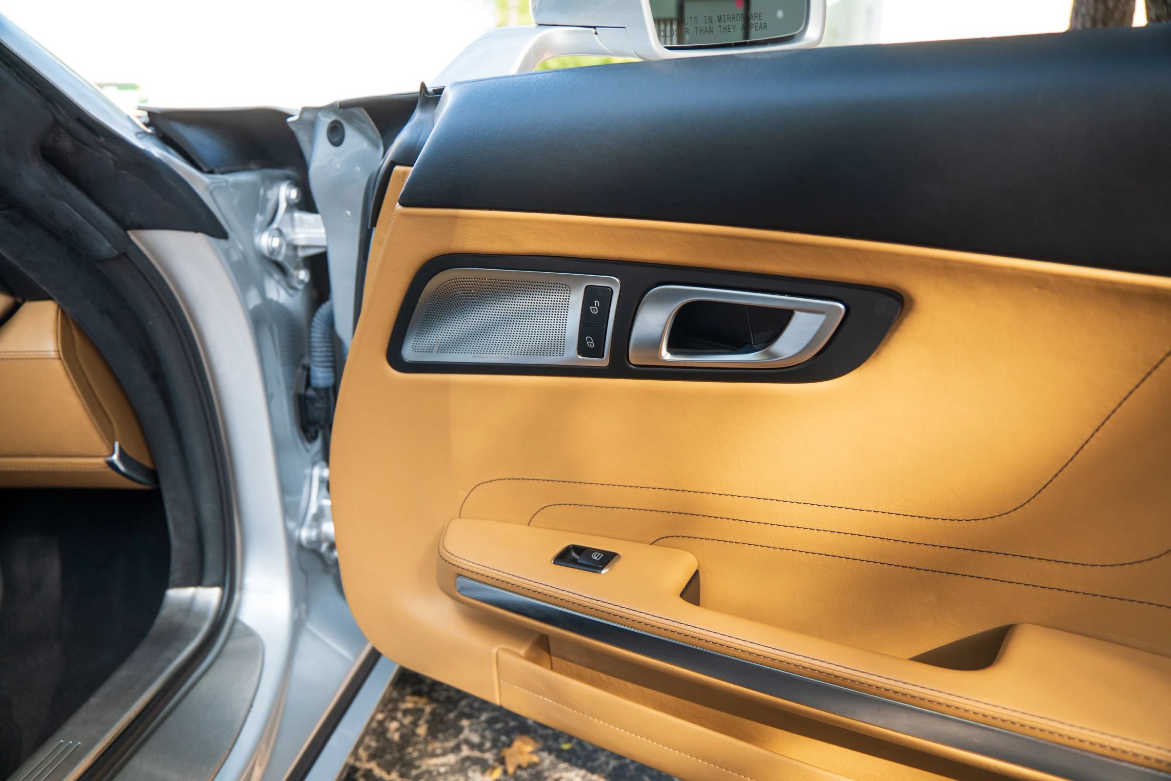 Used 2012 Mercedes-Benz SLS AMG Roadster image 30