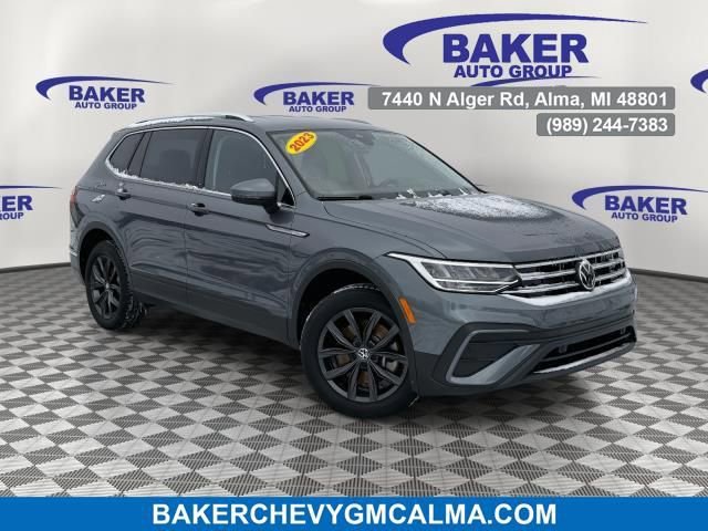 Used 2023 Volkswagen Tiguan SE image 1