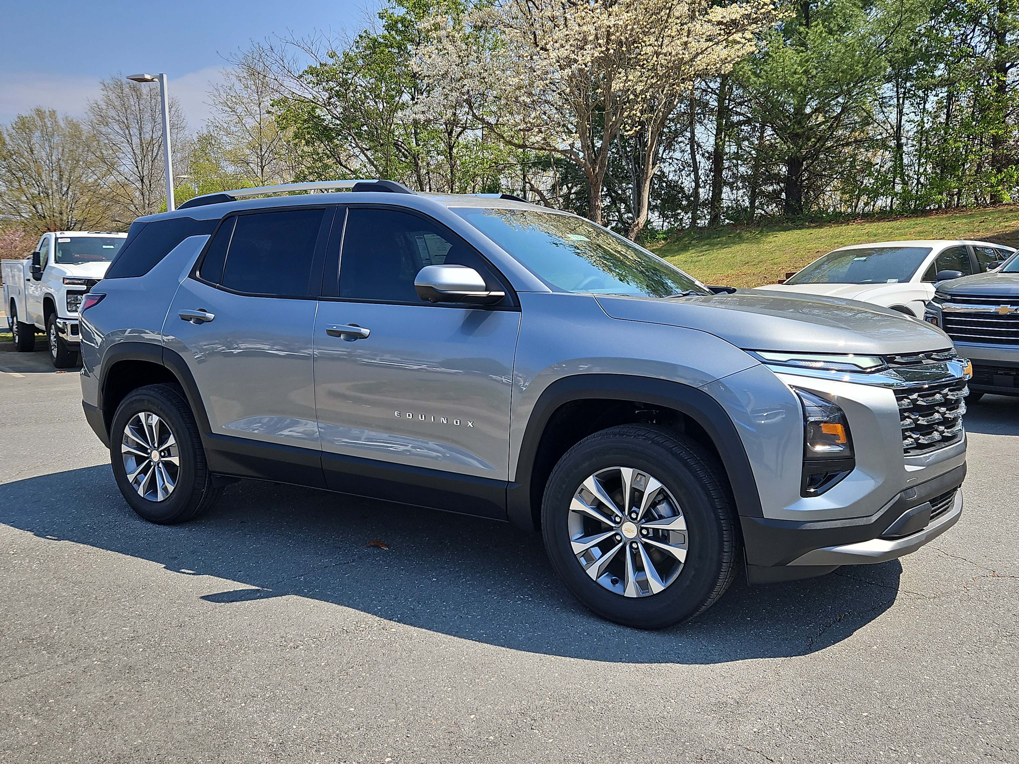 New 2026 Chevrolet Equinox LT w/ Convenience Package II FWD image 6