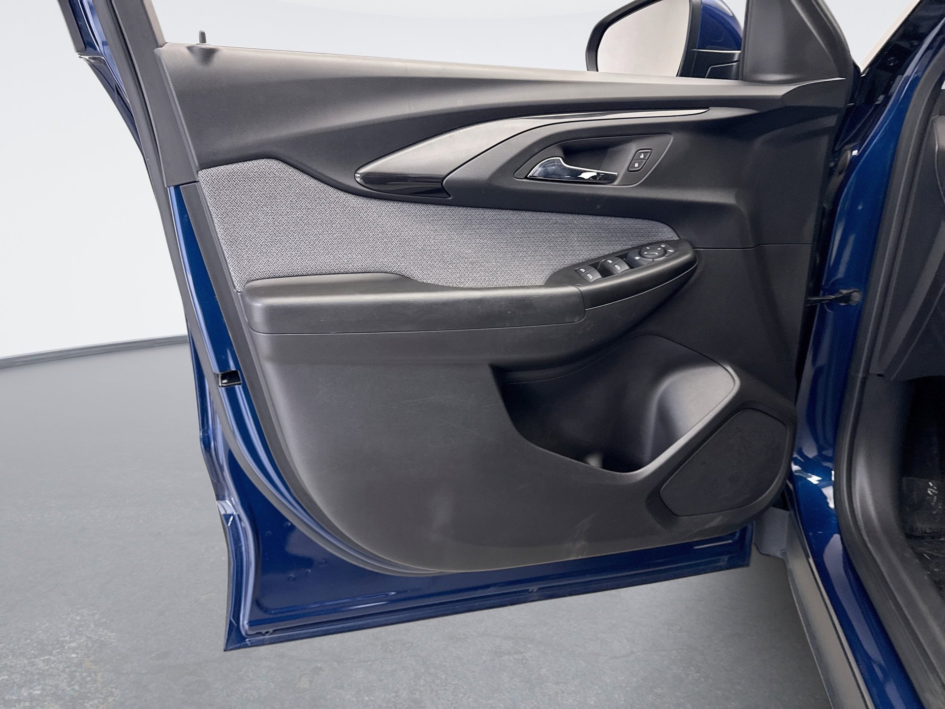 Used 2023 Chevrolet TrailBlazer LT image 9