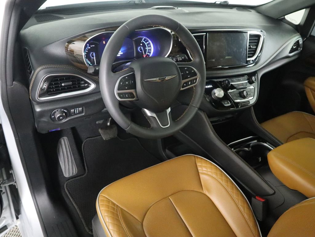 Used 2022 Chrysler Pacifica Pinnacle image 9