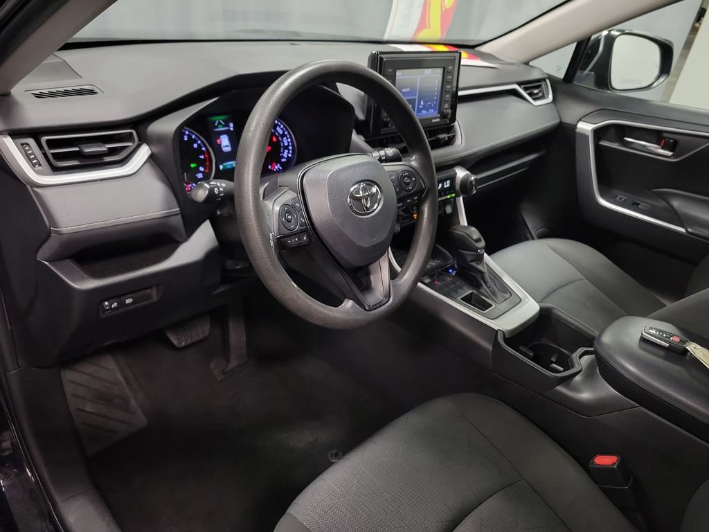 Used 2022 Toyota RAV4 XLE AWD/4WD image 16
