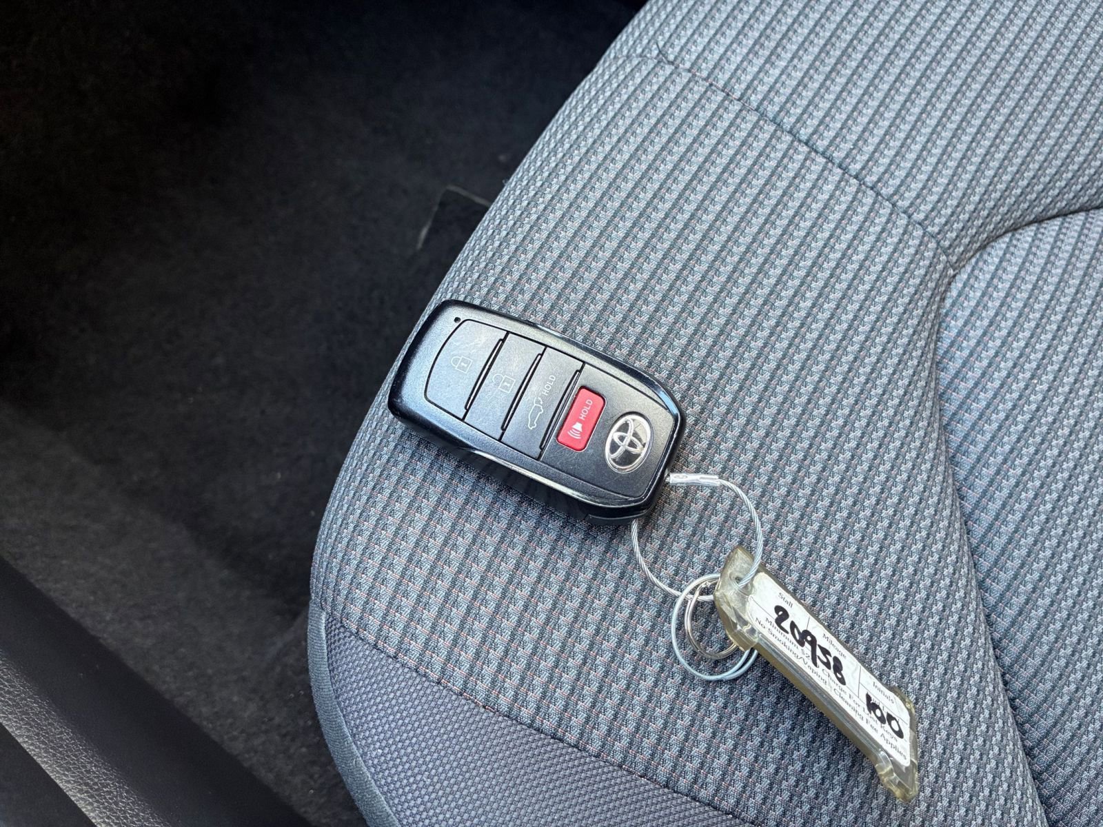 Used 2025 Toyota Highlander LE image 21