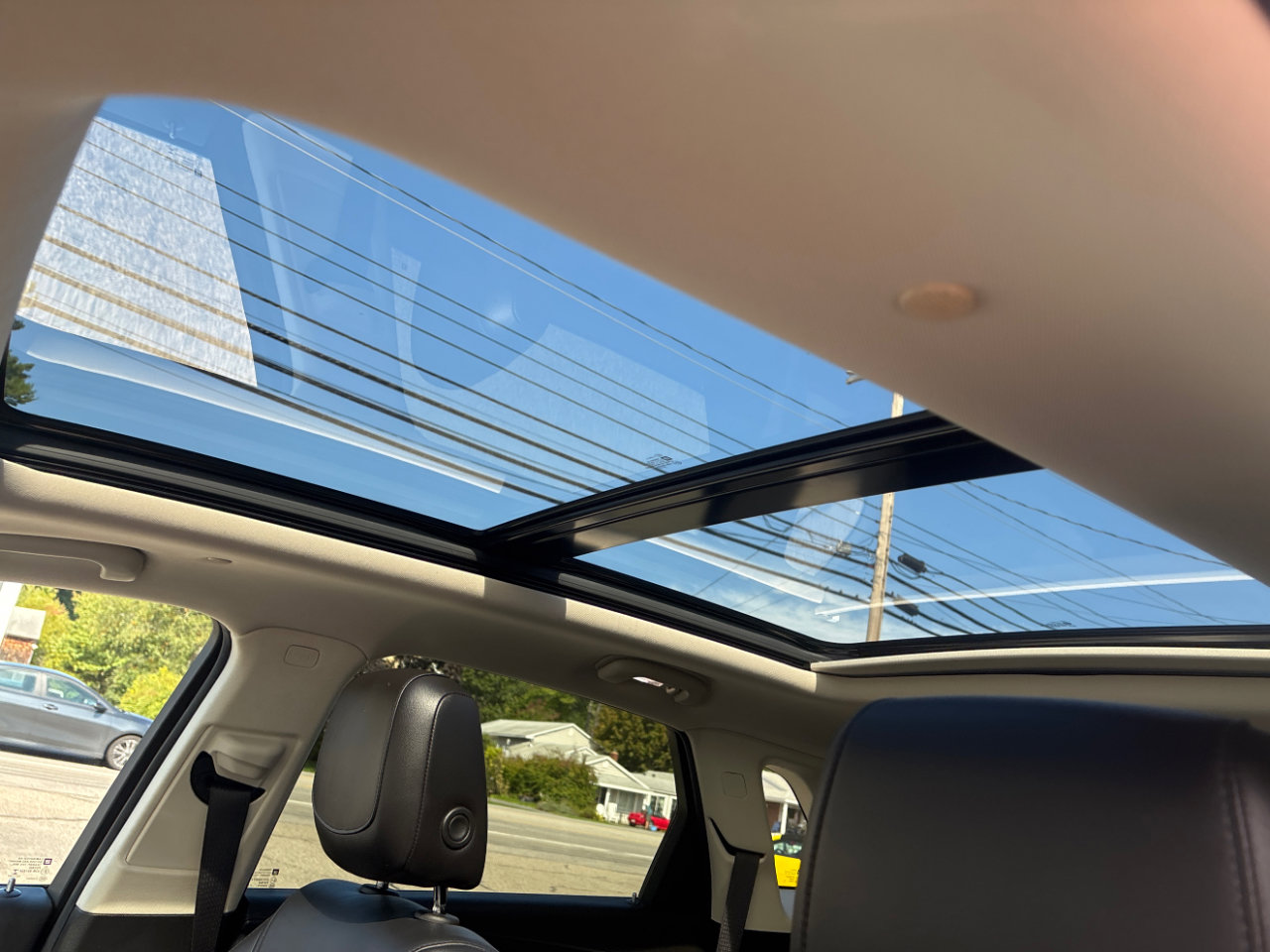 Used 2018 Cadillac XT5 Luxury w/ Driver Awareness Package image 11