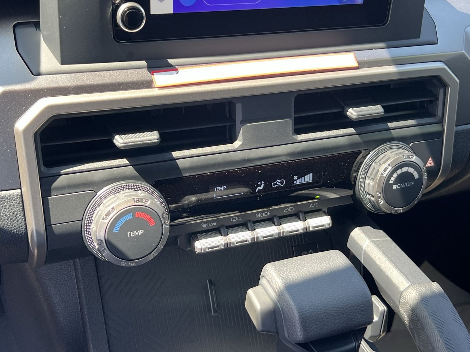 New 2026 Toyota 4Runner SR5 AWD/4WD image 16