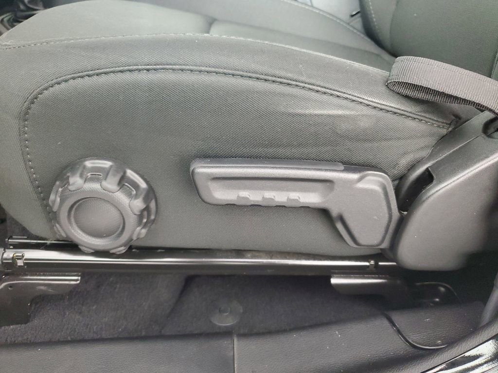 Used 2022 Jeep Wrangler Unlimited Sport image 28