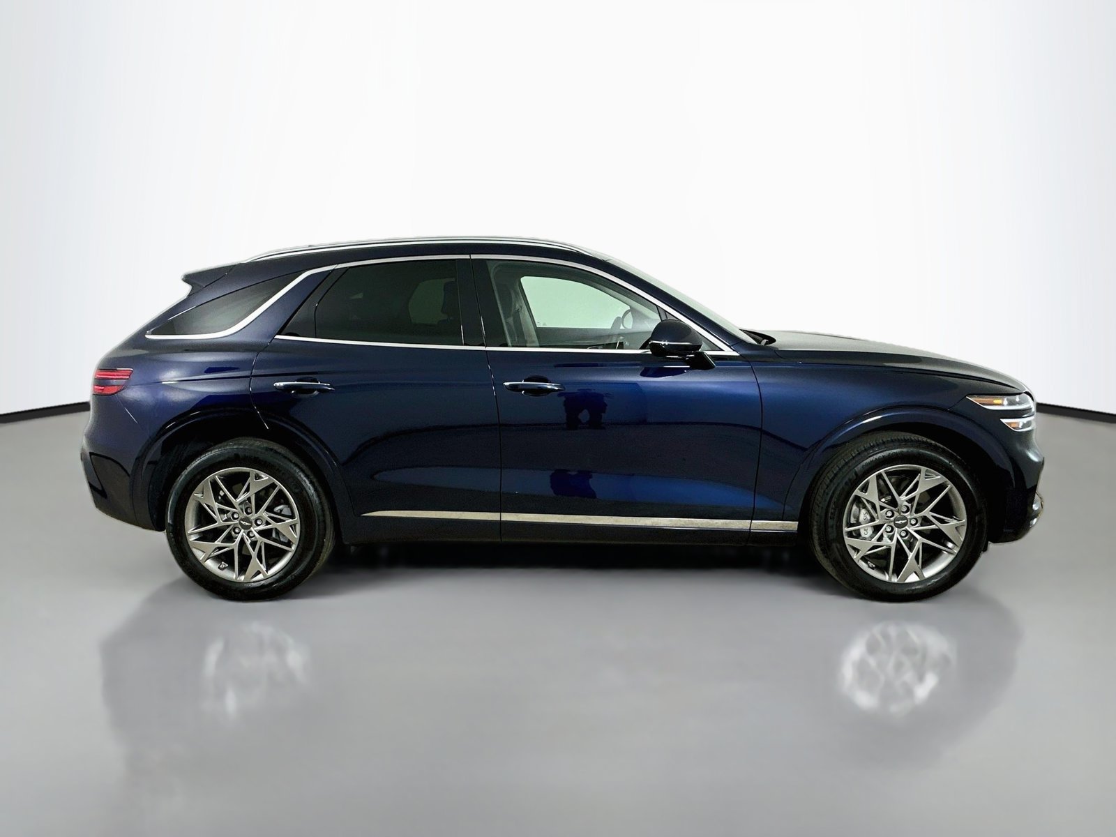Used 2024 Genesis GV70 2.5T AWD/4WD image 4
