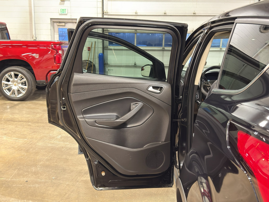 Used 2019 Ford Escape SE image 31