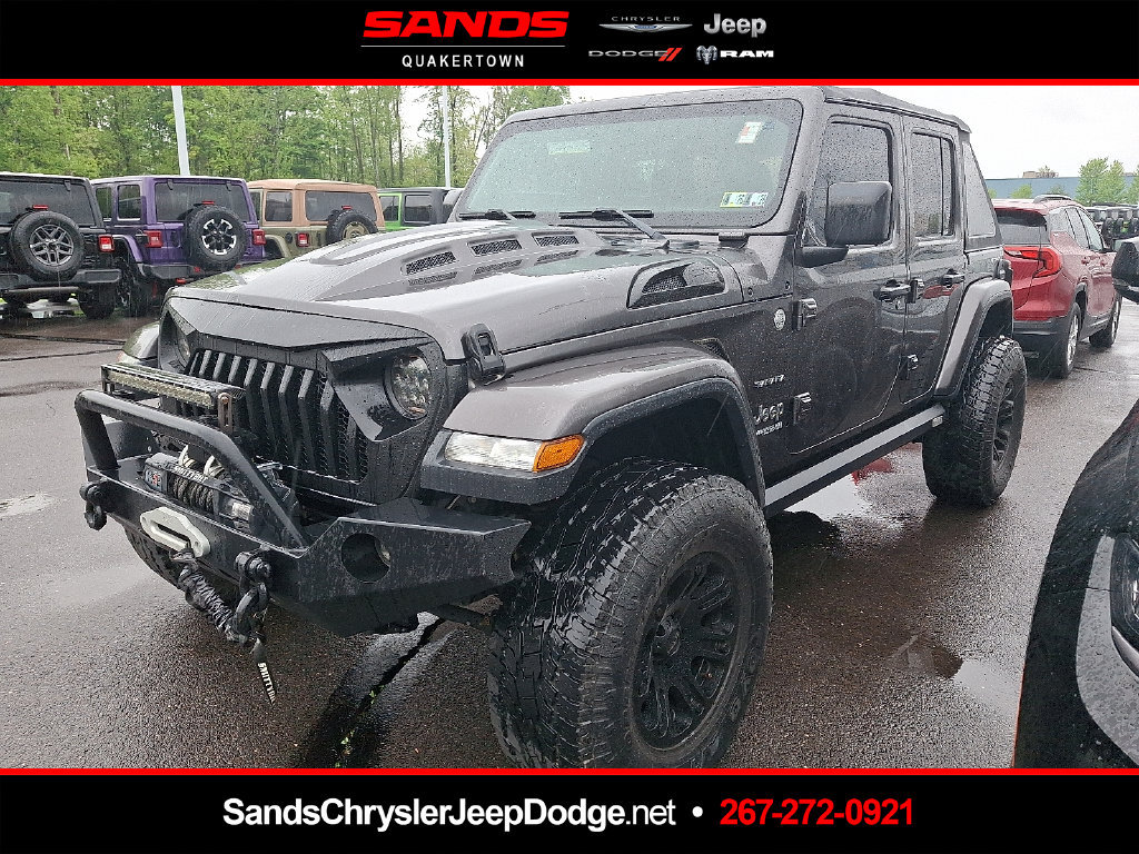 Used 2019 Jeep Wrangler Unlimited Sahara w/ Safety Group AWD/4WD image 1