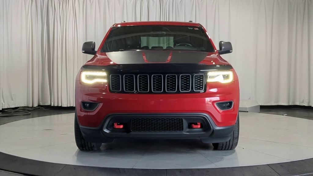 Used 2018 Jeep Grand Cherokee Trailhawk w/ Trailhawk Luxury Group AWD/4WD image 3