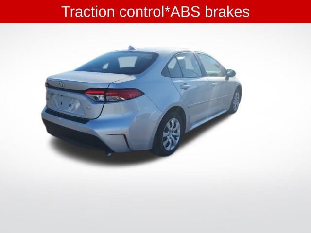 Used 2024 Toyota Corolla LE image 5
