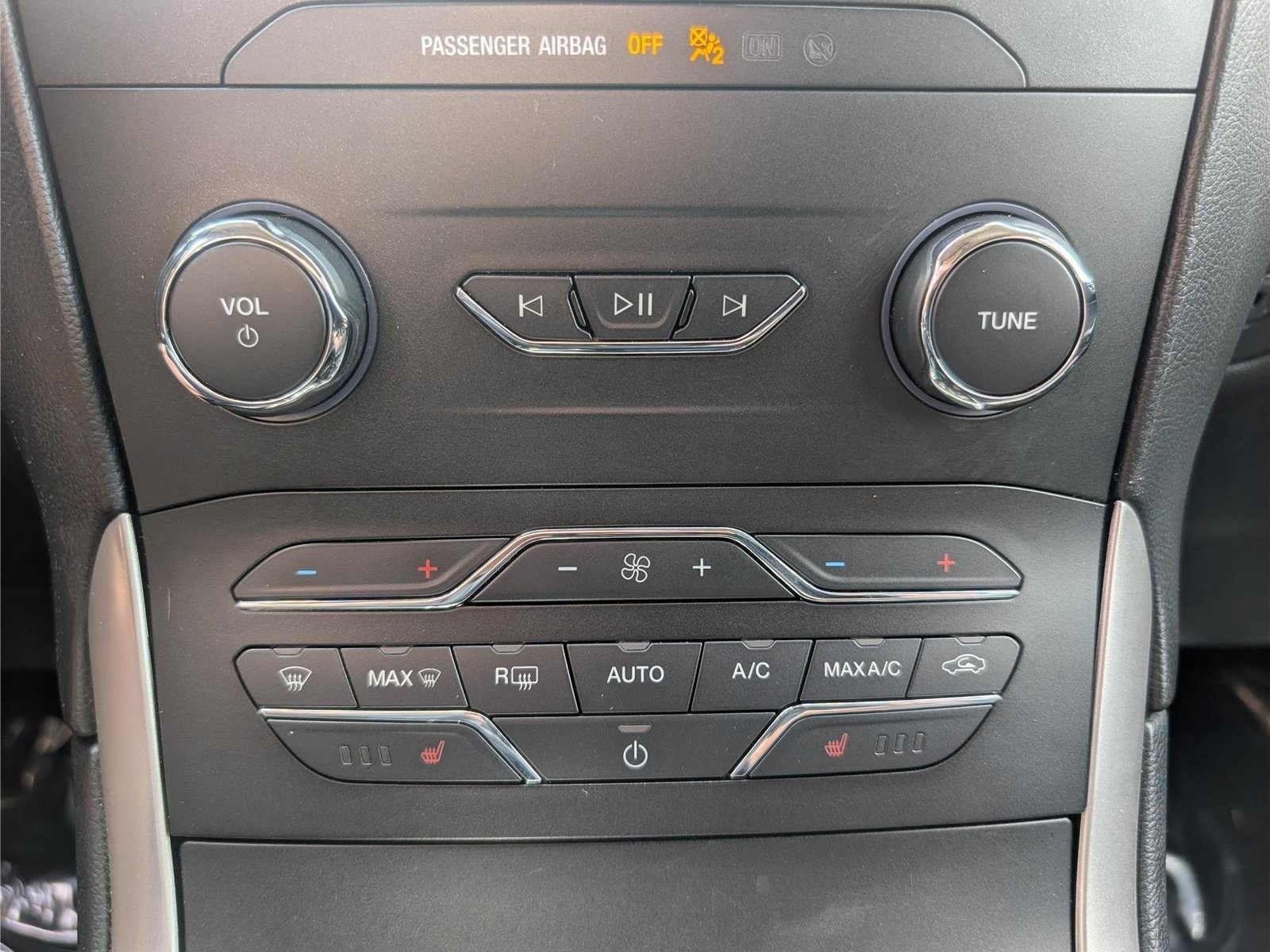 Used 2019 Ford Edge SEL w/ Equipment Group 201A AWD/4WD image 26