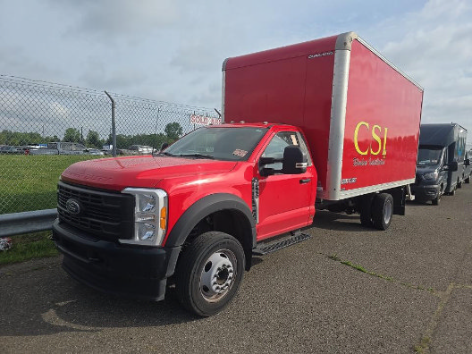 Used 2023 Ford F550 Luxury RWD image 2