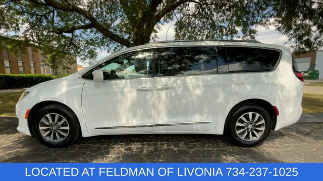 Used 2020 Chrysler Pacifica Touring-L Plus FWD image 5