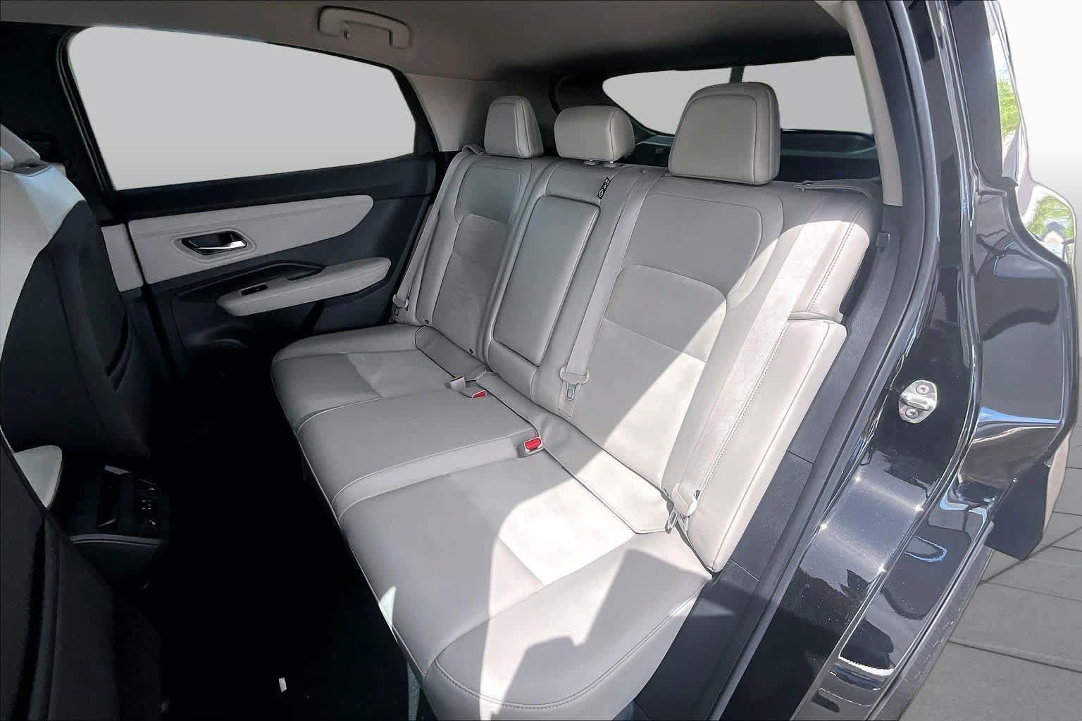 Certified 2023 Nissan Ariya FWD image 18