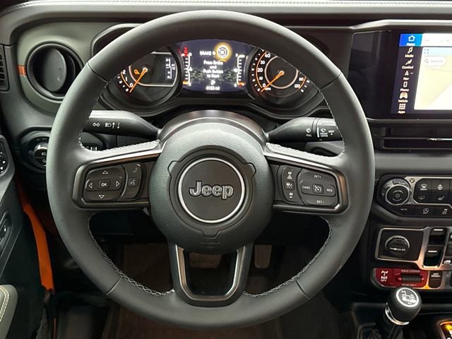 Used 2025 Jeep Gladiator Mojave AWD/4WD image 15