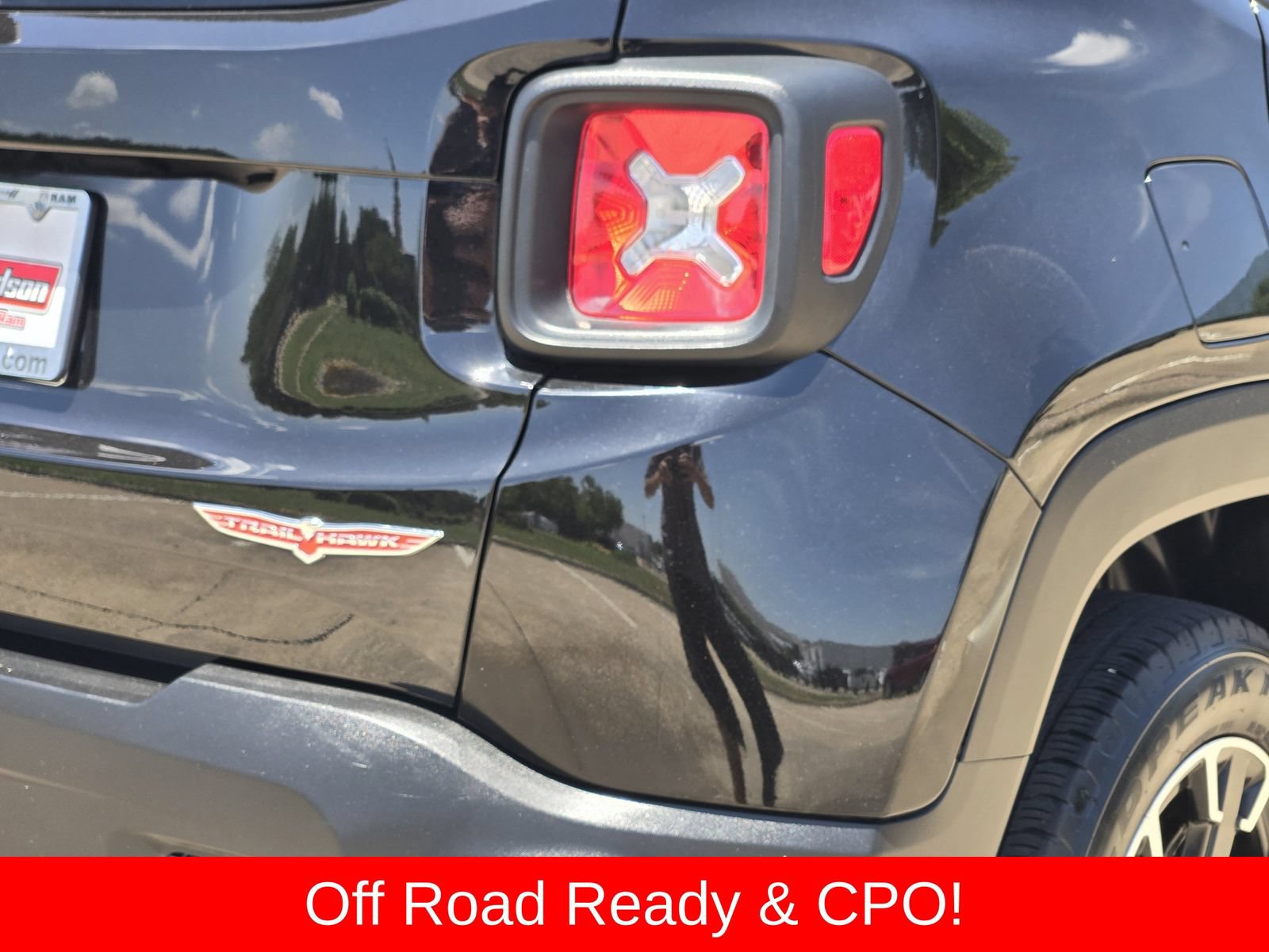 Used 2023 Jeep Renegade Trailhawk AWD/4WD image 12