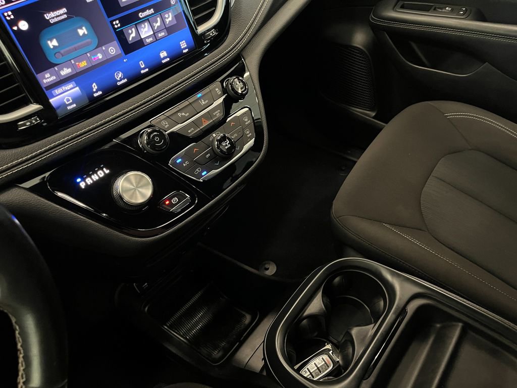 Used 2021 Chrysler Pacifica Touring w/ Cold Weather Group image 26