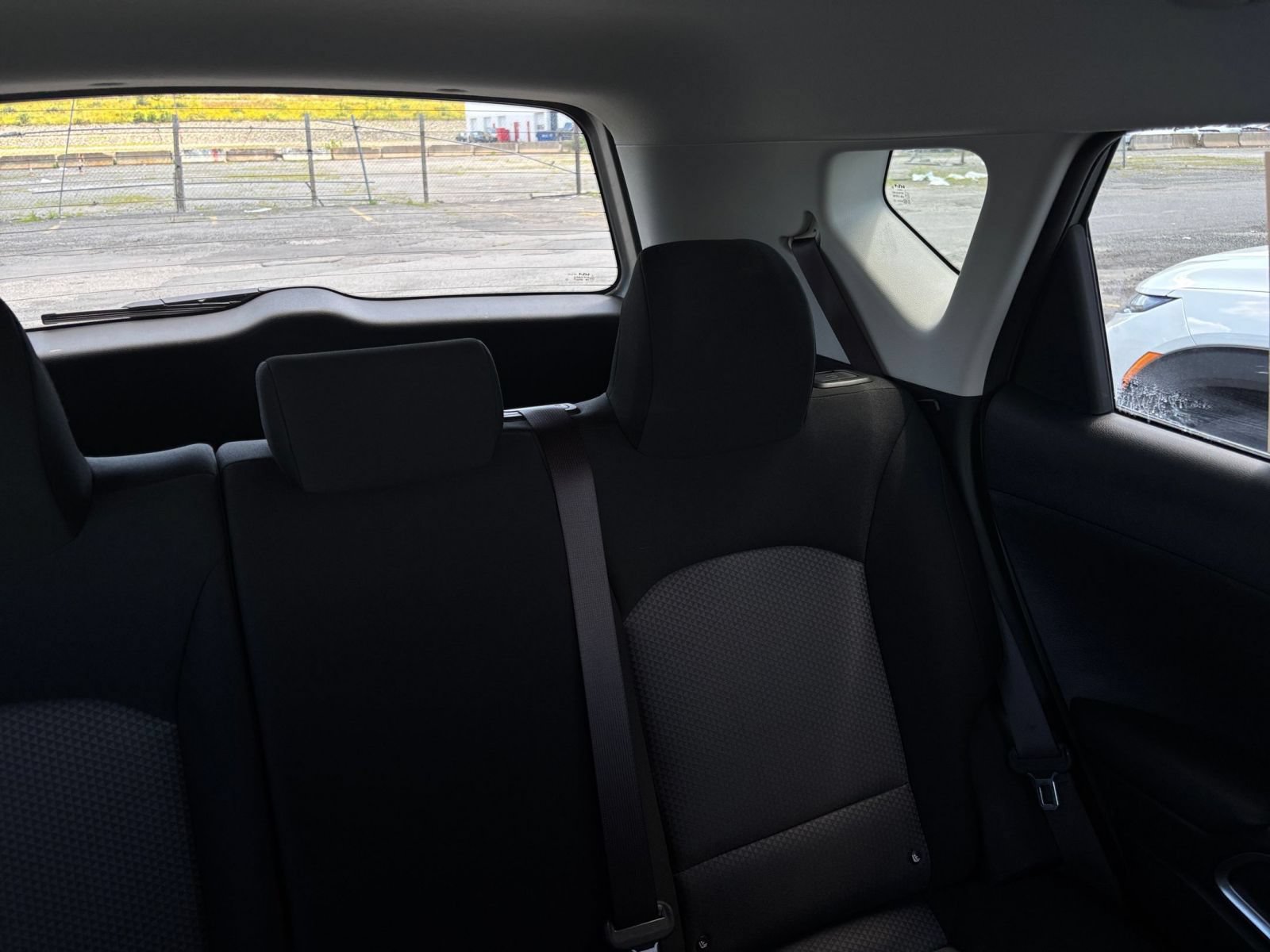 Used 2025 Kia Soul LX w/ LX Technology Package FWD image 27