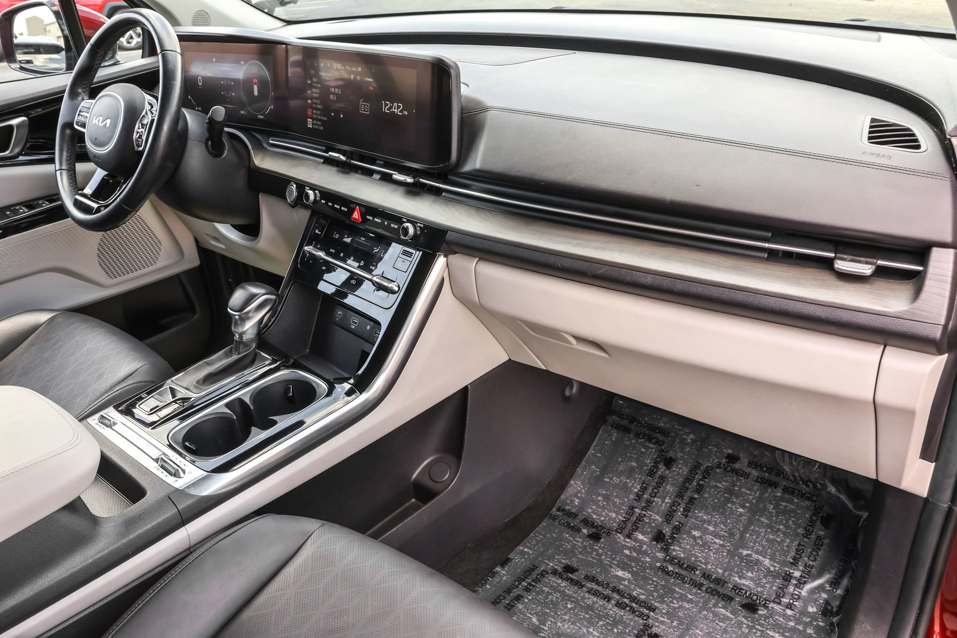 Used 2023 Kia Carnival SX image 39