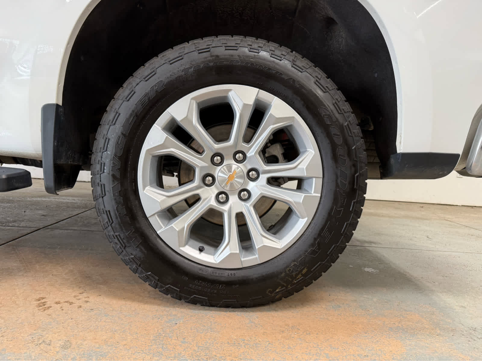 Certified 2023 Chevrolet Silverado 1500 LTZ w/ LTZ Premium Package AWD/4WD image 9