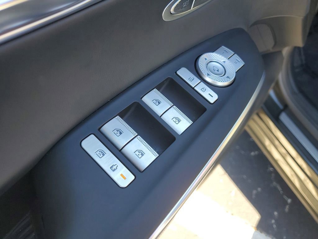 Used 2025 Genesis GV70 2.5T w/ Sport Prestige Package image 26