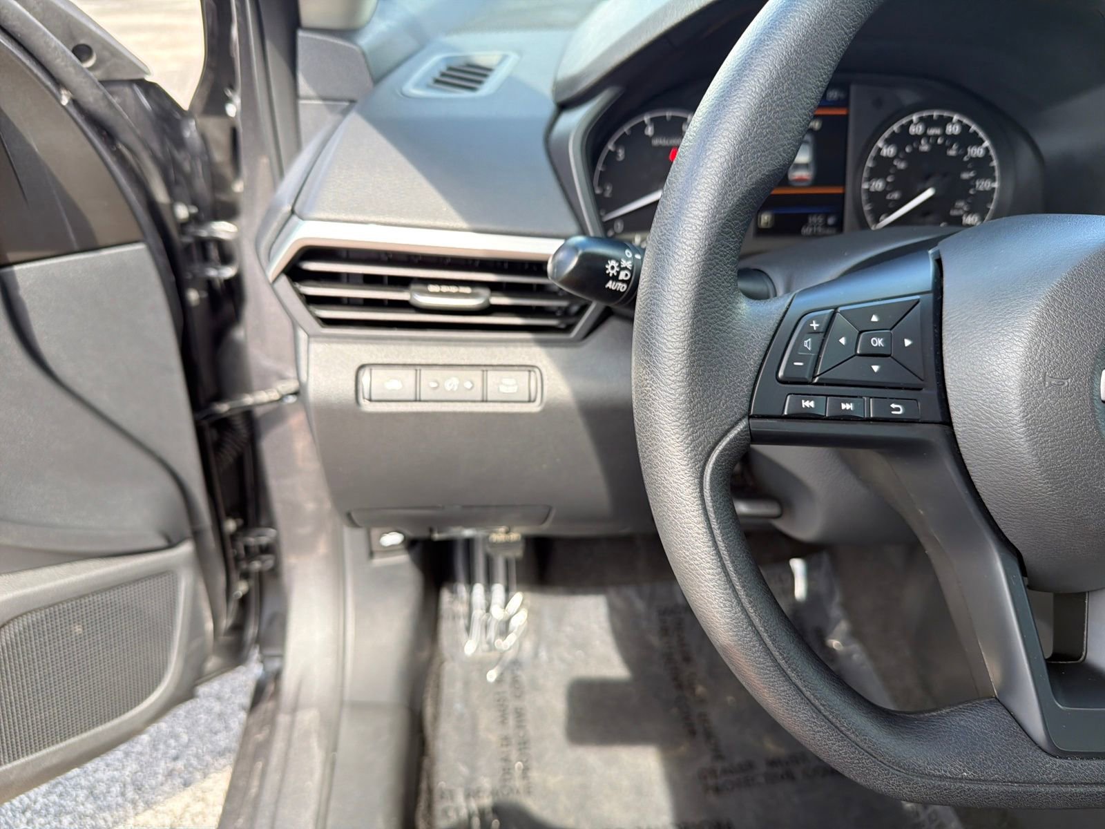 Certified 2025 Nissan Altima 2.5 S image 12