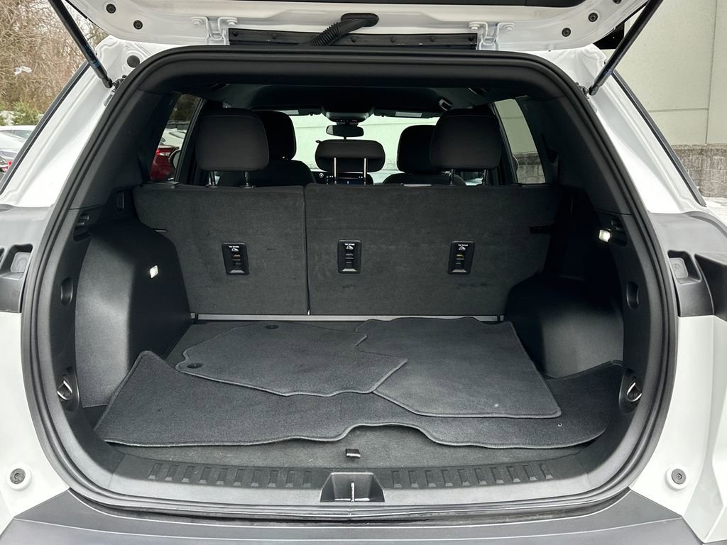 Used 2026 Chevrolet Equinox LT image 7