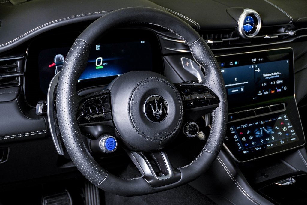 Certified 2025 Maserati Grecale Folgore image 20