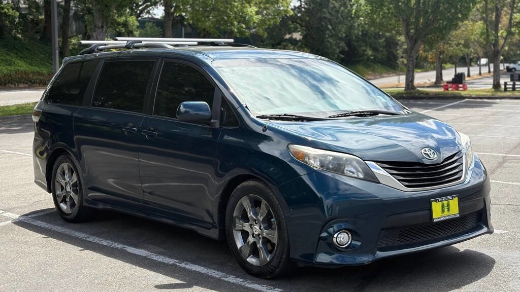 Used 2011 Toyota Sienna SE image 7