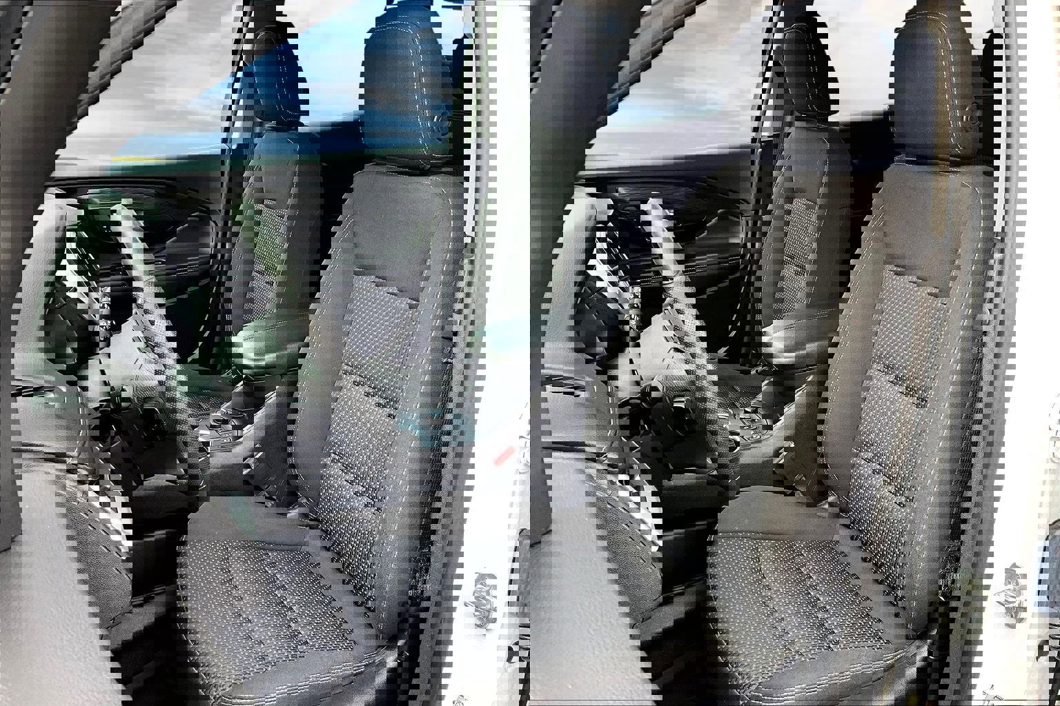 Used 2022 GMC Terrain SLE w/ Driver Convenience Package image 13