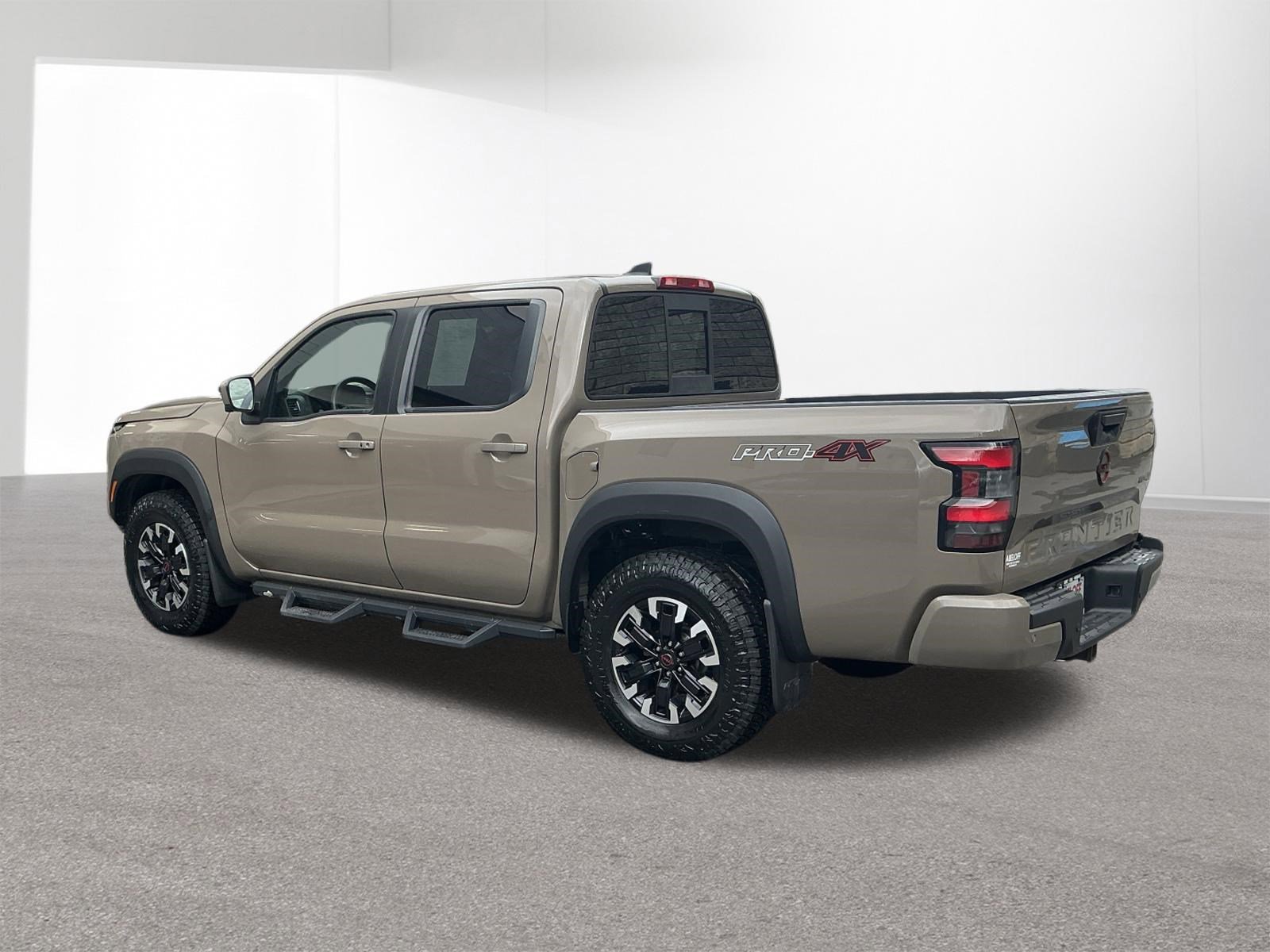 Used 2022 Nissan Frontier PRO-4X AWD/4WD image 5