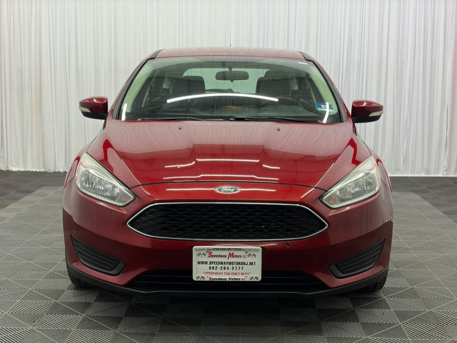 Used 2017 Ford Focus SE w/ Cold Weather Package FWD image 3