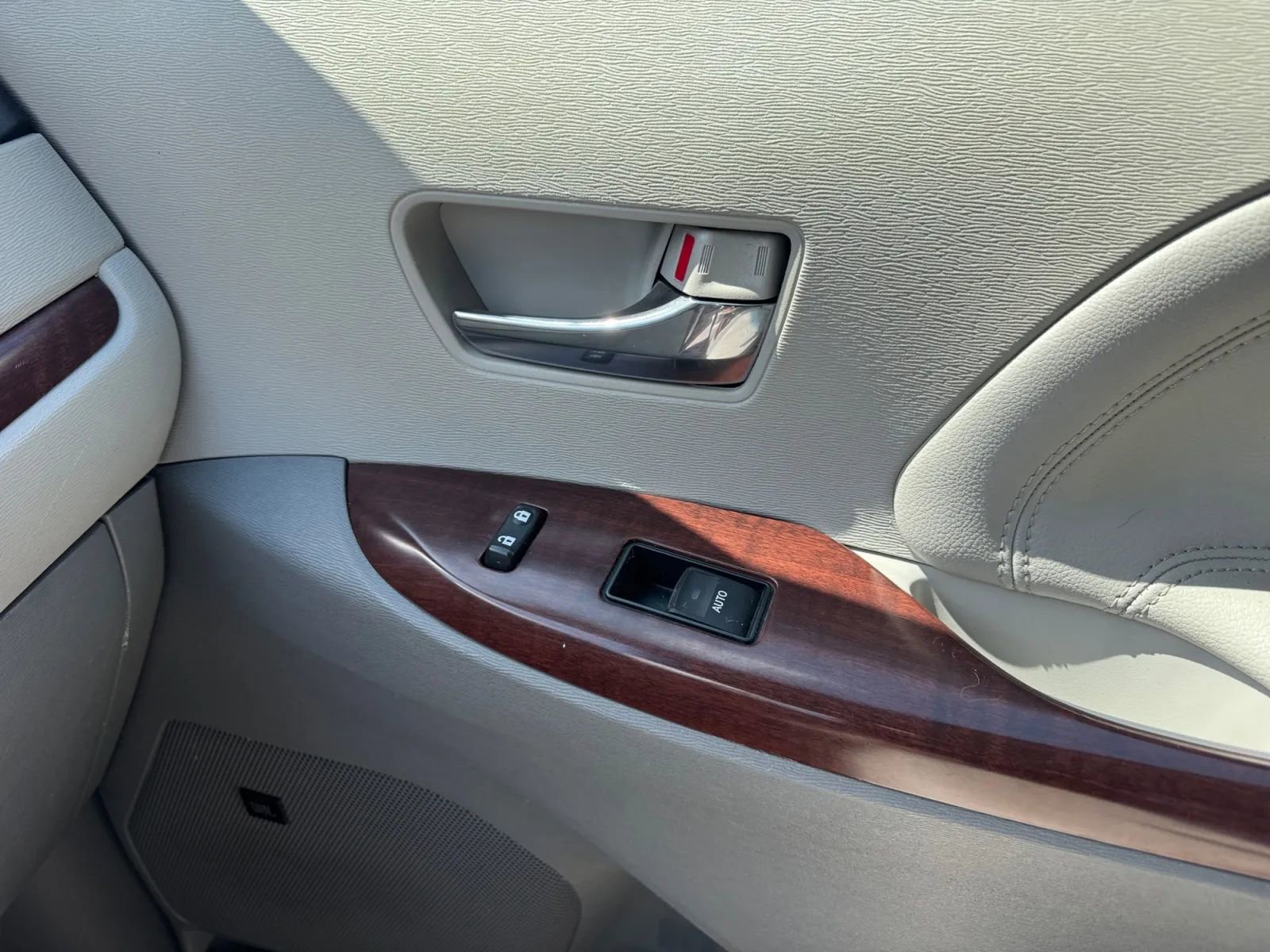 Used 2013 Toyota Sienna Limited w/ Premium Pkg AWD/4WD image 19