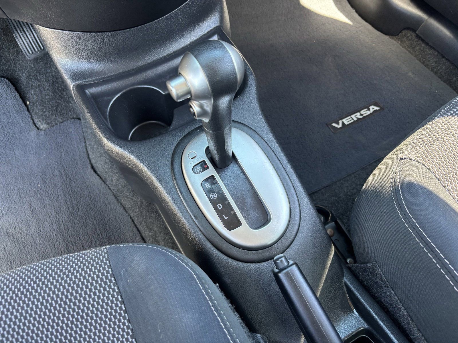 Used 2016 Nissan Versa SV FWD image 26