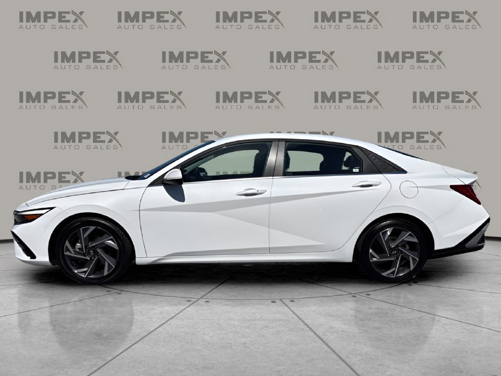 Used 2025 Hyundai Elantra SEL FWD image 2