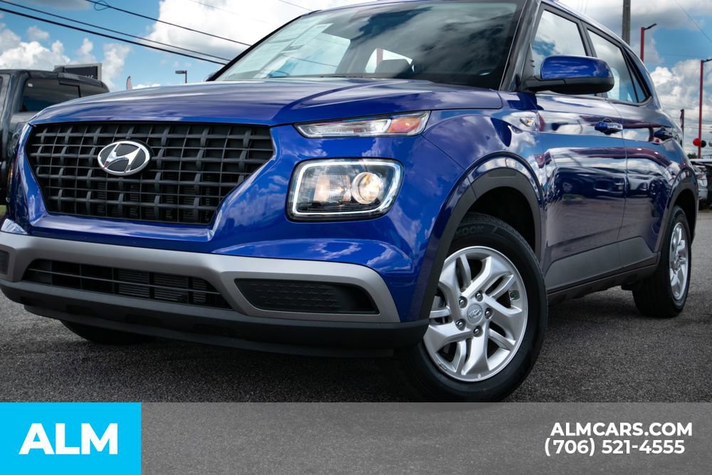 Certified 2025 Hyundai Venue SE image 9