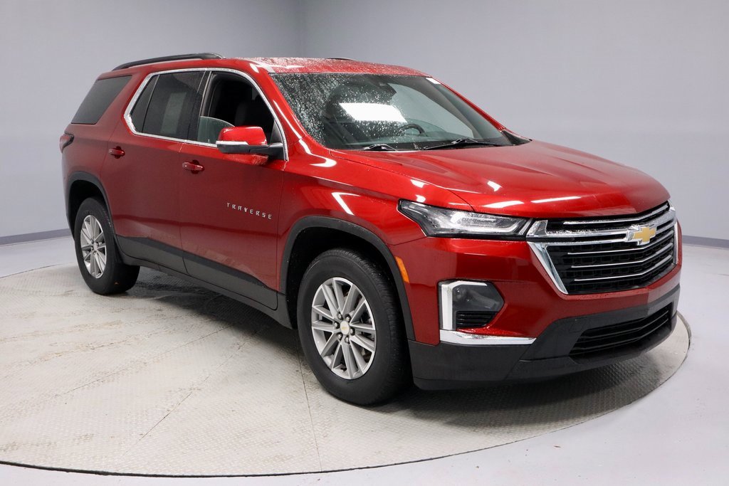 Used 2023 Chevrolet Traverse LT image 1