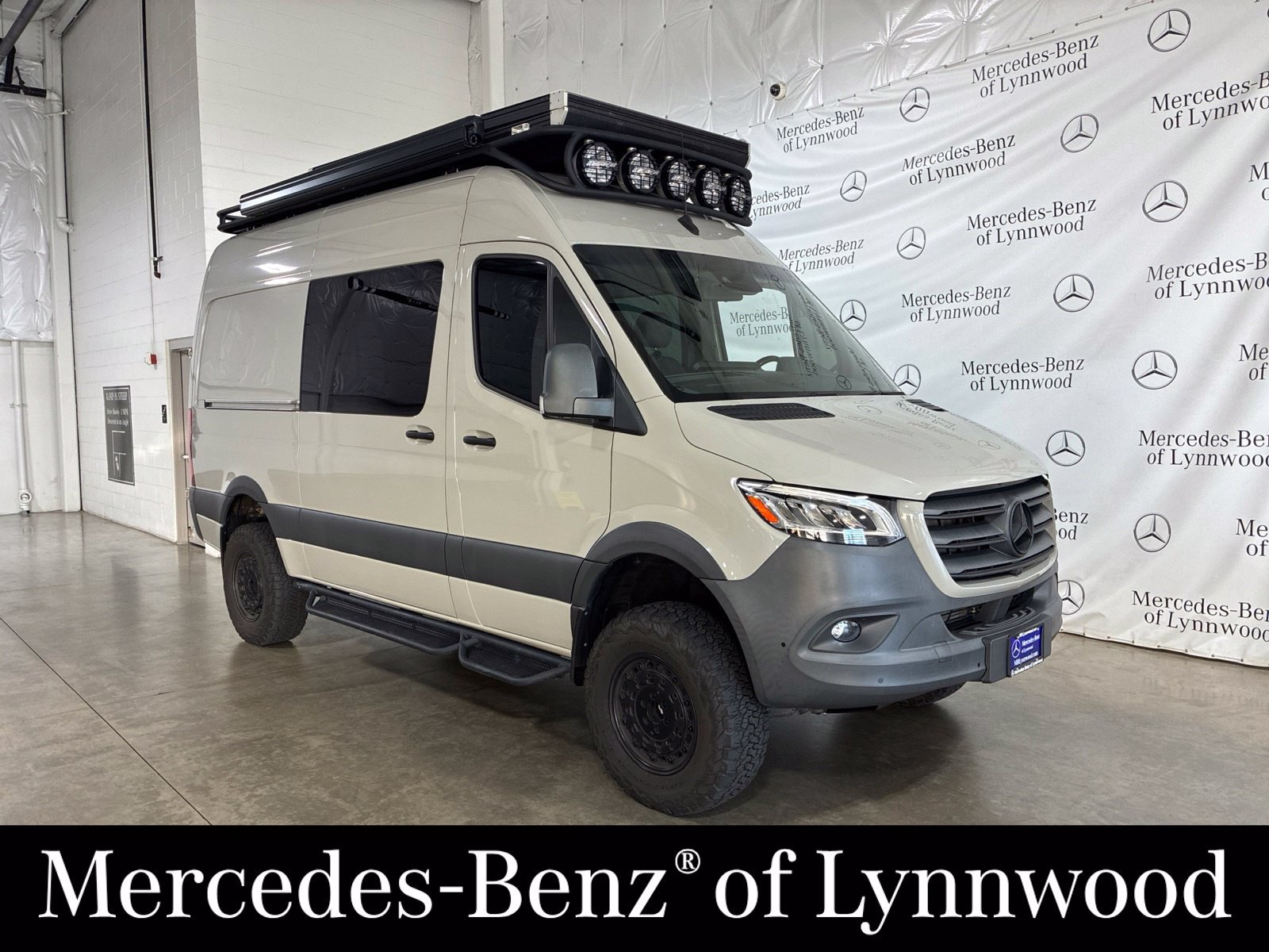 Used 2020 Mercedes-Benz Sprinter 2500 image 1