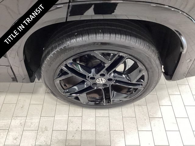 Used 2025 Volkswagen Tiguan SE R-Line AWD/4WD image 21