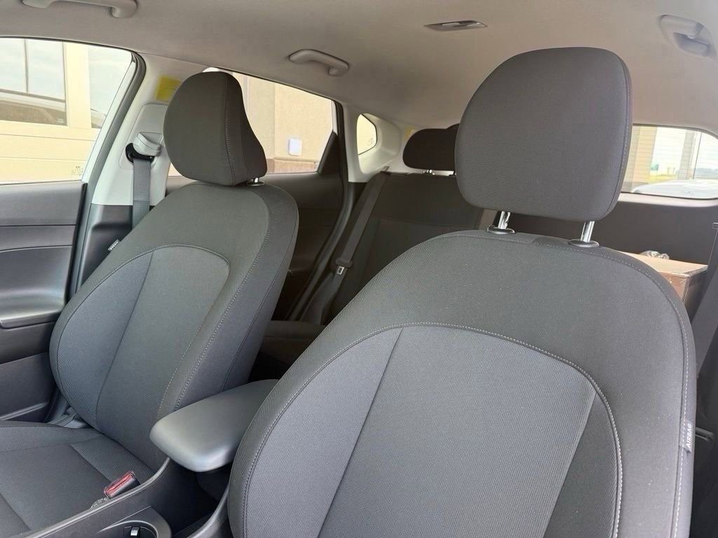 Certified 2025 Hyundai Kona SEL FWD image 23