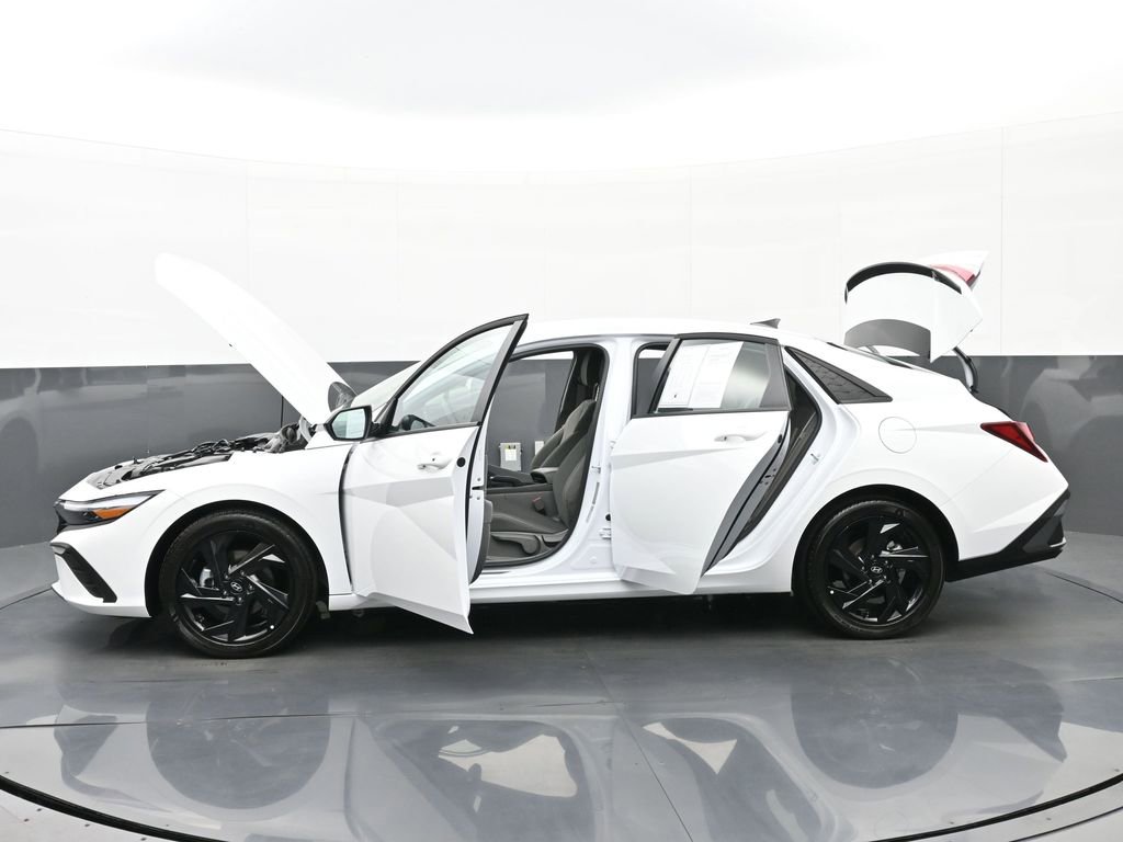 Certified 2026 Hyundai Elantra Sport FWD image 46