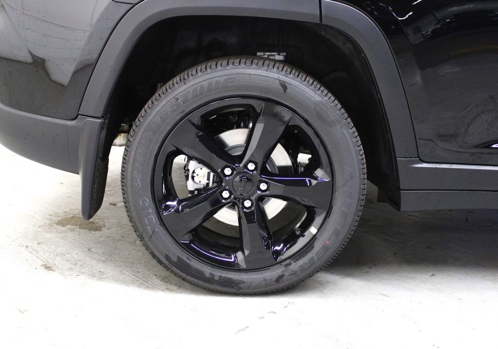 New 2025 Jeep Grand Cherokee Laredo image 34