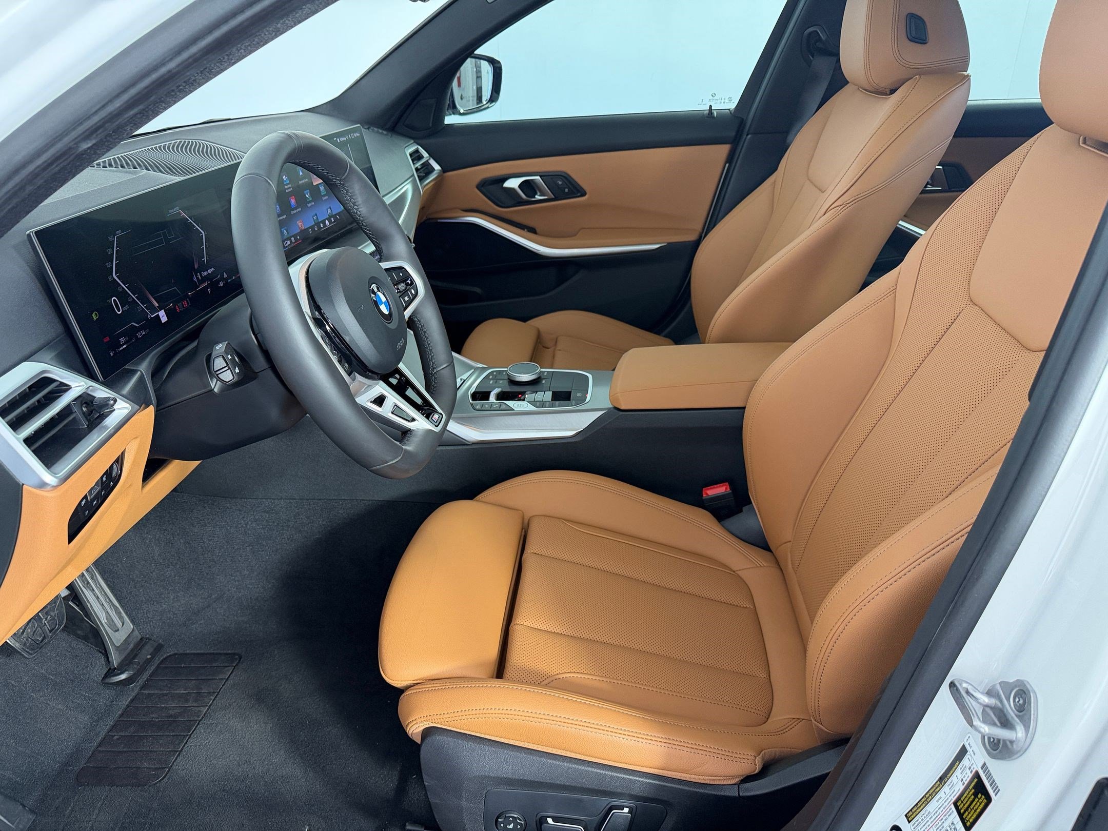 Used 2026 BMW 330i Sedan w/ M Sport Package image 5